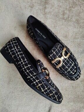 New Kenneth Cole Black and Gold Tweed Larisa Loafers with Gold Tone Buckle, Sz8